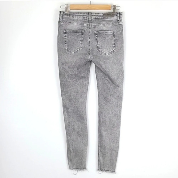 ⭐️3/ $30⭐️ ONLY Women's Onlblush Mid Skinny Raw Hem Jean Grey Wash Denim Sz M/32 - Picture 2 of 16